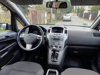 Benzínová Opel Zafira 1.8...7místné - 9
