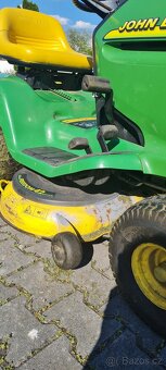 Zahradní traktor JOHN DEERE LT 166 - 9
