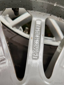 Zimní sada Mercedes třída C w205 Bridgestone 205/60/16 - 9