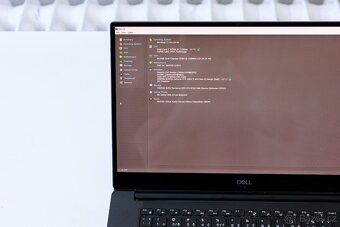 Dell XPS 15 9570 (64GB RAM / 2TB SSD) - velmi dobrý stav - 9