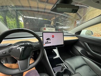 Tesla model 3 - 9