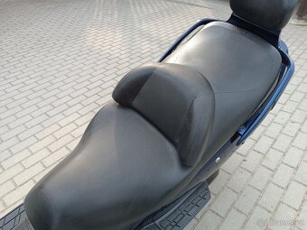 Suzuki Burgman 400 ,super cena, české doklady, platná STK - 9