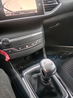 Peugeot 308 SW - 9