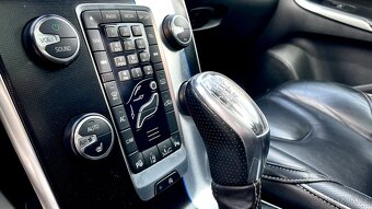 Volvo V40 R DESIGN D4 - 9