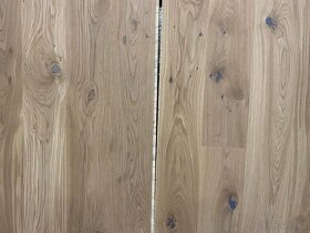 Třívrstvá dřevěná dubová podlaha olej OSMO odstínu Porcelain - 9