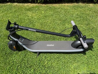Elektrokoloběžka Ninebot KickScooter E2 - 9
