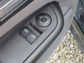 Ford Focus 1.8 i , 92 kW benzín, 2010 - 9
