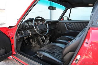 Porsche 911 Carrera 3.2 z roku 1986 - 9
