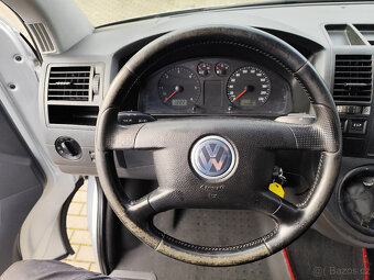 Volkswagen Caravelle 2,5TDI 96KW FACE 8MÍST ALU KLIMA TZ TOP - 9
