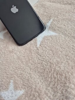 iPhone 11 128gb stav baterie 94% - 9