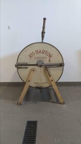 Starý nábytek, koberec, pračka ...atd - 9