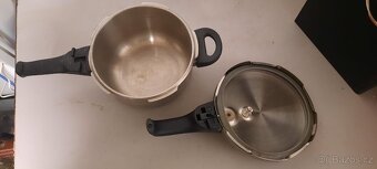Tlakový hrnec (papiňák) objem 4L a 2,7L - 9
