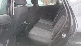Kia Venga - 9