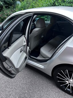 BMW 560L 520i najeto 113 tis km - 9
