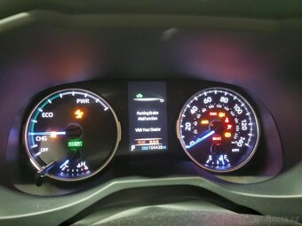 2020 Toyota Rav4 LE 2.5 AWD Hybrid - 9