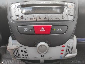 Peugeot 107 1.0 VVTi AUTOMAT 2013 ČR 1.MAJ. 36 tis. km - 9