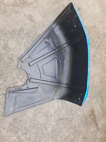 Prodám pravy zadní blatník na zetor 2011-2511 - 9