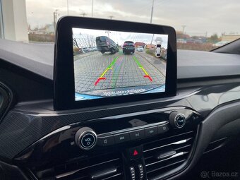 FORD KUGA Hybrid - 9