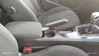 Peugeot 308 kombi 1.2 benzín, 2020 - 9