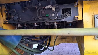 Traktorbagr Komatsu WB93R - 9