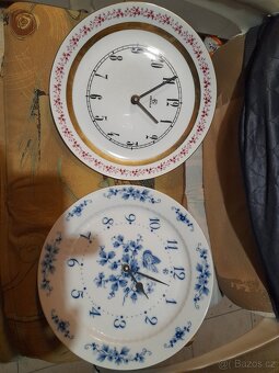 Prodám 2ks starých porcelanovych hodin talíř na baterie - - 9
