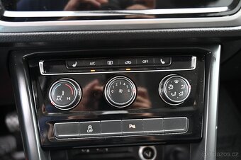 Volkswagen Touran 2.0TDI 110KW 7Míst Comf. 10/16 - 9