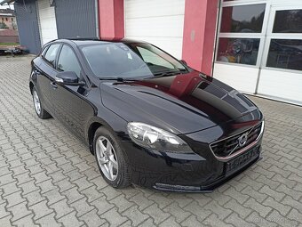 VOLVO V40 D2 ,kůže, navi, pěkně zachovalé auto - 9
