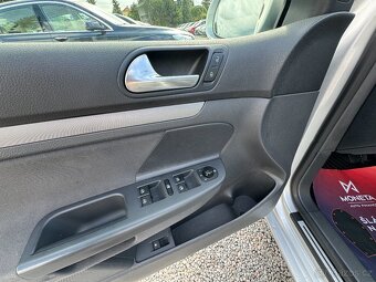Volkswagen Golf V 1.6i 75KW GOAL BEZ KOROZE - 9