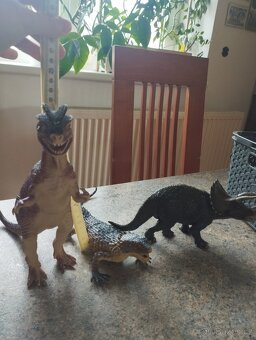 Velké figurky dinosaurů. 3 ks - 9