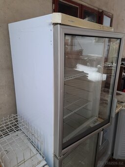 Prosklená lednice na nápoje - 9