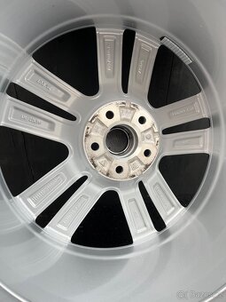 Orig. Audi Q7 Zimní Bridgestone 255/50/20 - 9