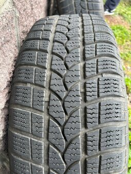 Zimní pneu 215/55/R16/97H včetně disku + poklice - 9
