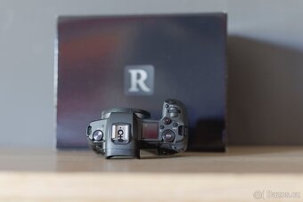Canon EOS R - 9