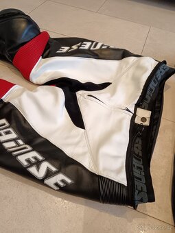 Dainese Race-Pánská kožená moto kombinéza,dvoudílná-zkracená - 9