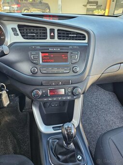 KIA Cee´d Combi SW JD 1,6 GDi Exclusive šedá metalíza 2012 - 9