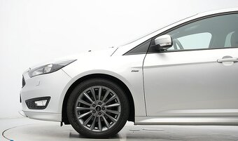 Ford Focus Kombi ST-Line rok 2018 - 9