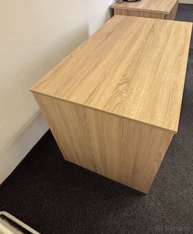Pracovní stůl - 9