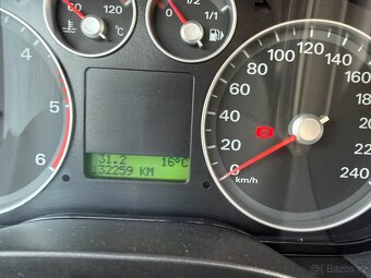 Ford Focus kombi 1,6Tdci 66kW r.v.2006 Serviska - 9