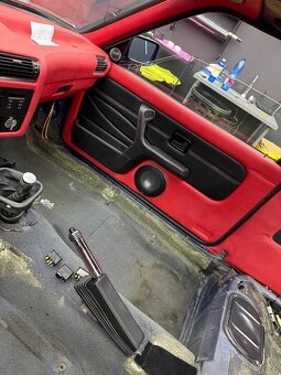 BMW e30 TOP interiér - 9
