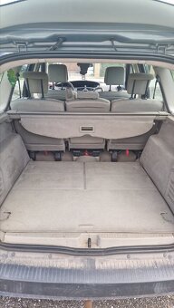 Renault Grand Scenic 1.5dci - 9