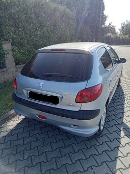 Peugeot 206 1.4i, 55 kW, najeto 113000 km - 9