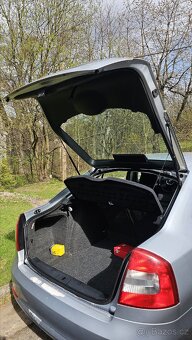 Škoda oktavie II. Fcelift, sedan původ ČR - 9