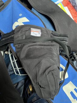Hokejová výstroj Bauer/ CCM/ Nike vel. M - 9