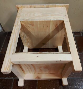 Stolička s úložným prostorem... - 9