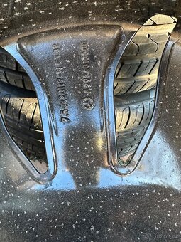 ALU KOLA MERCEDES EQC R20 LETNÍ SADA JAKO NOVÉ TOP - 9