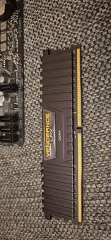 B550M AORUS ELITE, Ryzen 7 3700x, RAM LPX CMK32GX4M2E3200C16 - 9