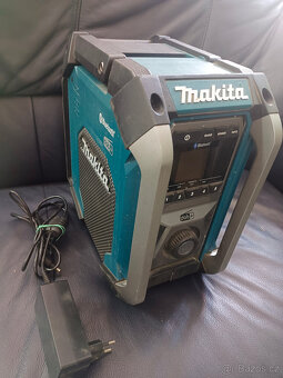 Stavební aku rádio Makita MR007G, nabíječka - 9