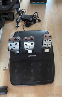 Logitech Sada volantu G920/řadící páka/stojan - v záruce - 9