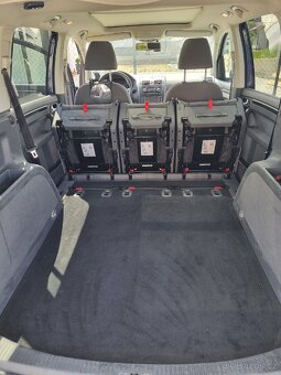 VW Touran 2,0 TDI - 9