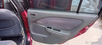 Toyota avensis 2.0 benzín R.v.1998 - 9